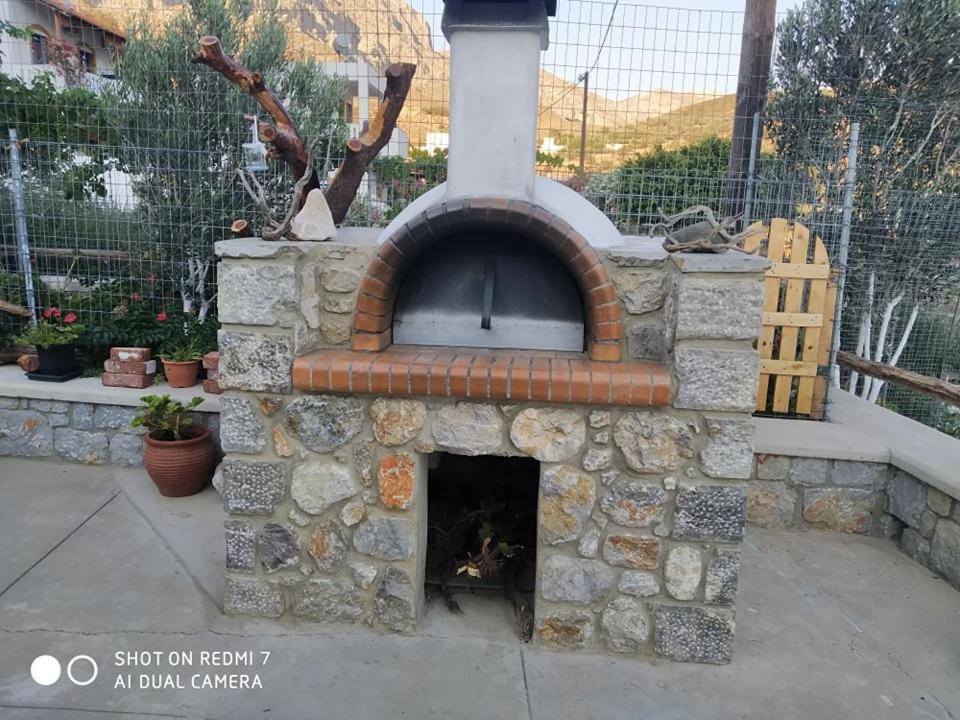Ferienwohnung Manolakis Pizanias Emborios Exterior foto