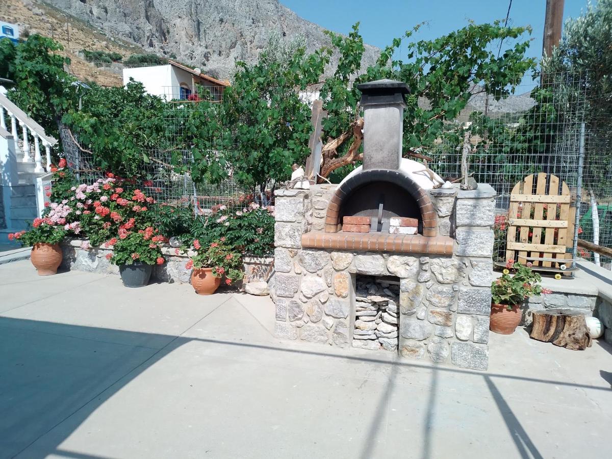 Ferienwohnung Manolakis Pizanias Emborios Exterior foto