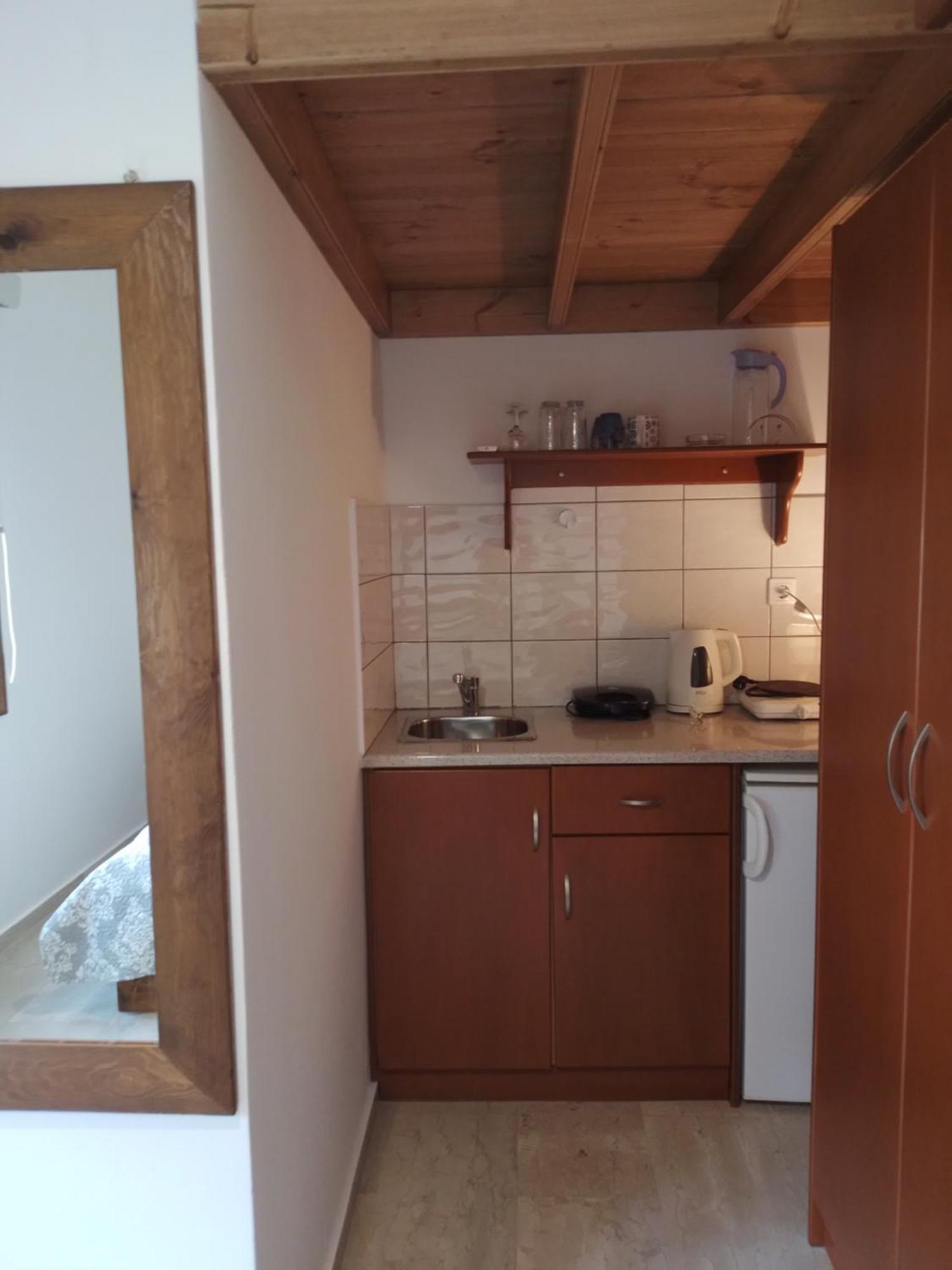 Ferienwohnung Manolakis Pizanias Emborios Exterior foto