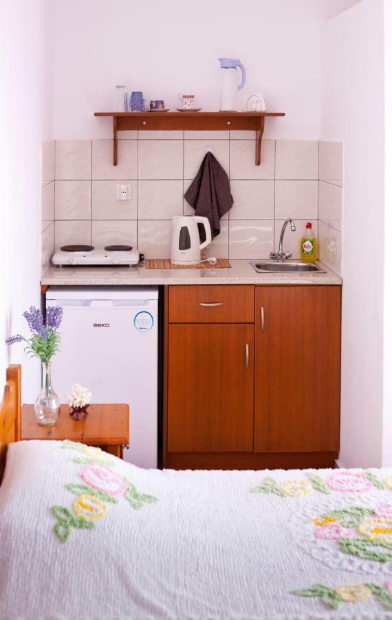Ferienwohnung Manolakis Pizanias Emborios Exterior foto