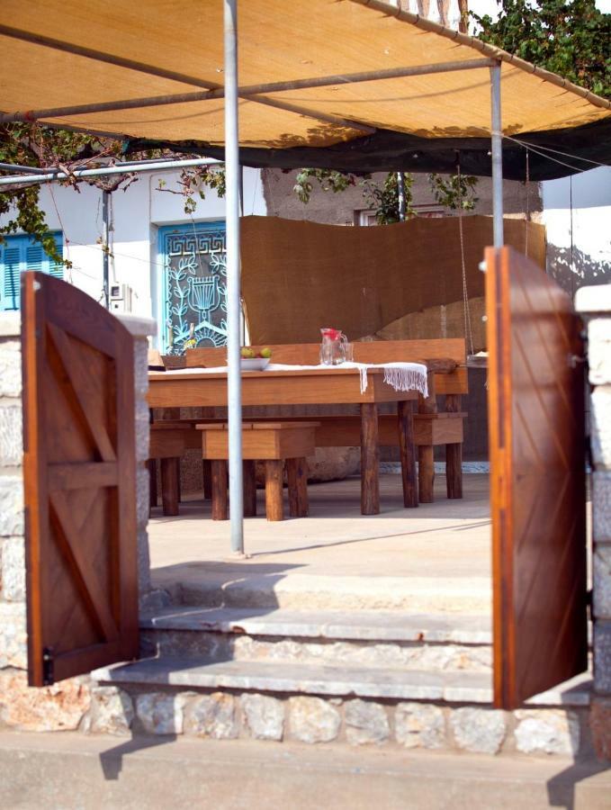 Ferienwohnung Manolakis Pizanias Emborios Exterior foto