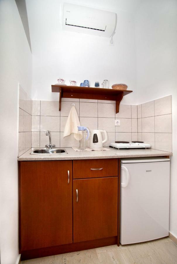Ferienwohnung Manolakis Pizanias Emborios Exterior foto