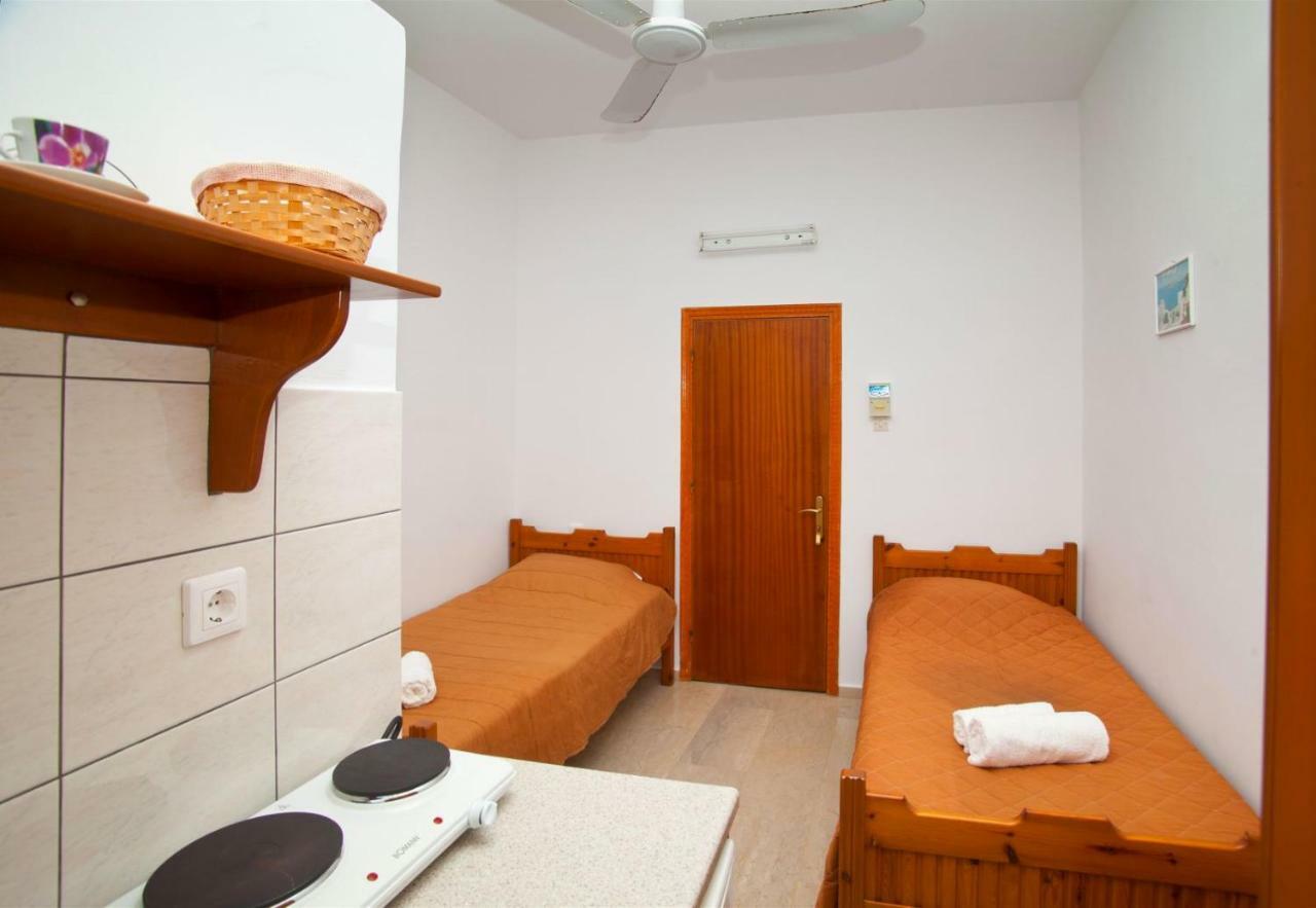 Ferienwohnung Manolakis Pizanias Emborios Exterior foto